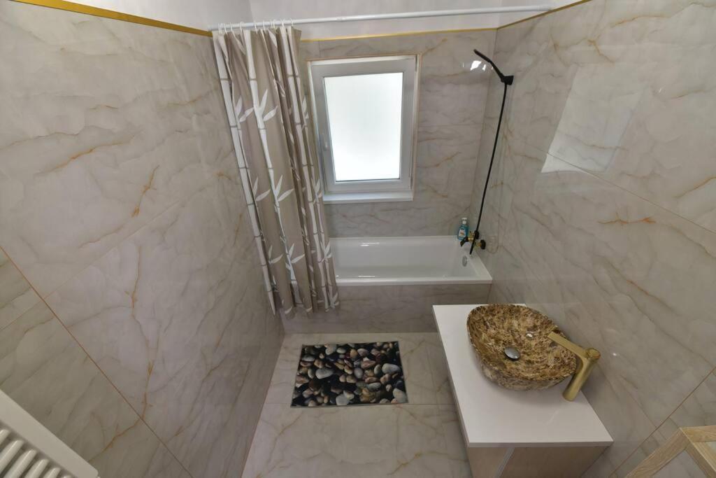 Luxury Studio / Ghencea Appartement Boekarest Buitenkant foto